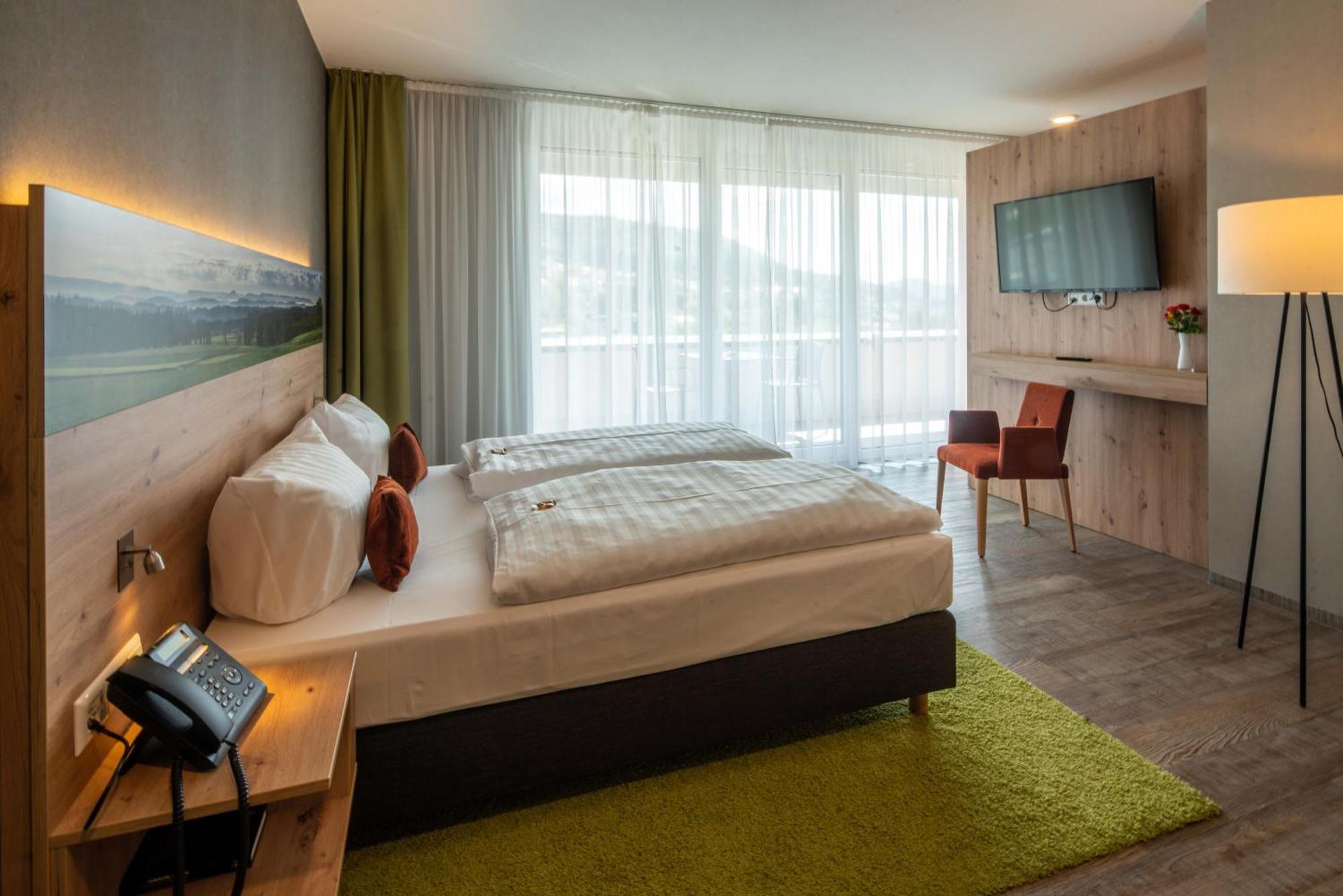 Hotel Schlossberg Wehingen Екстер'єр фото