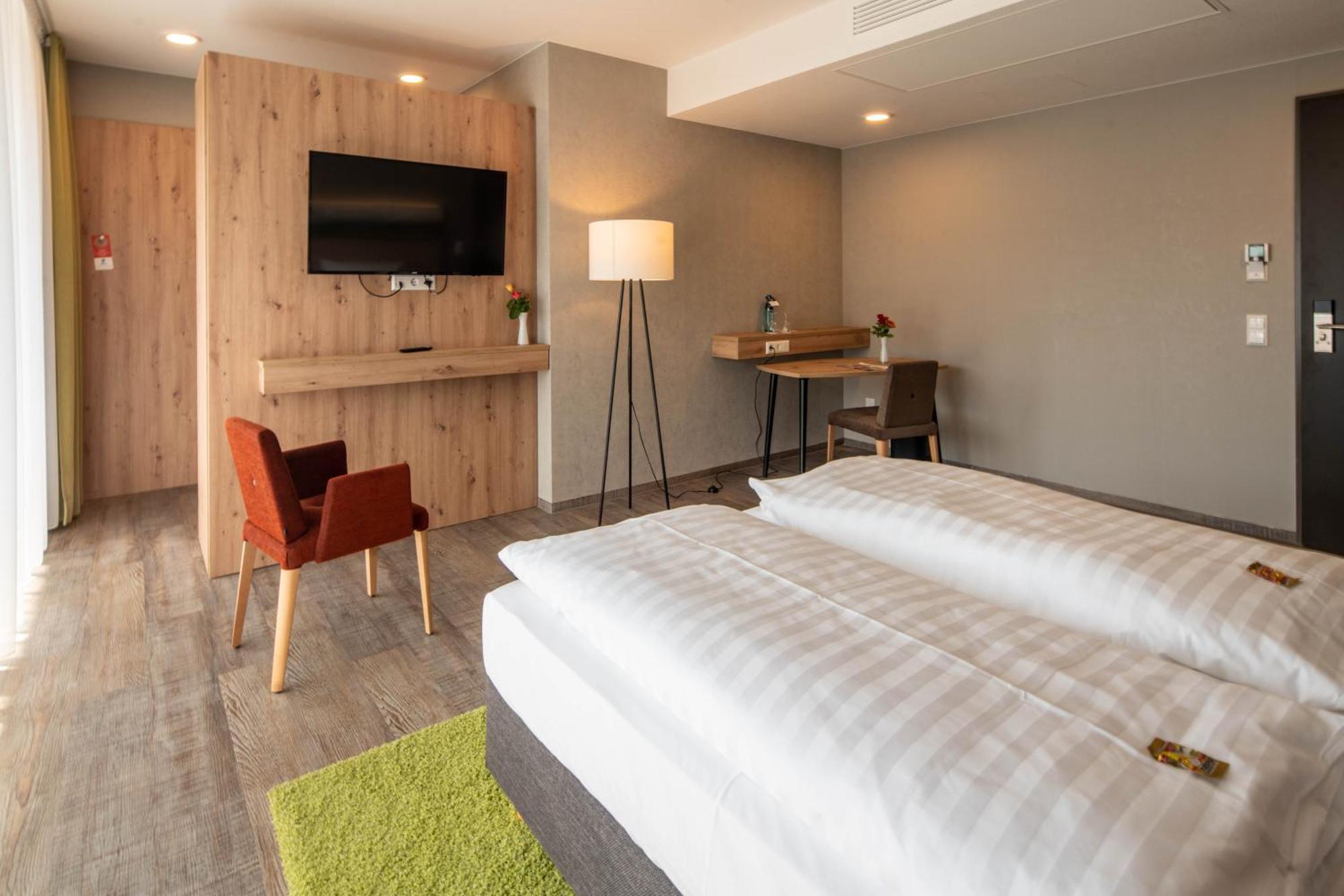 Hotel Schlossberg Wehingen Екстер'єр фото
