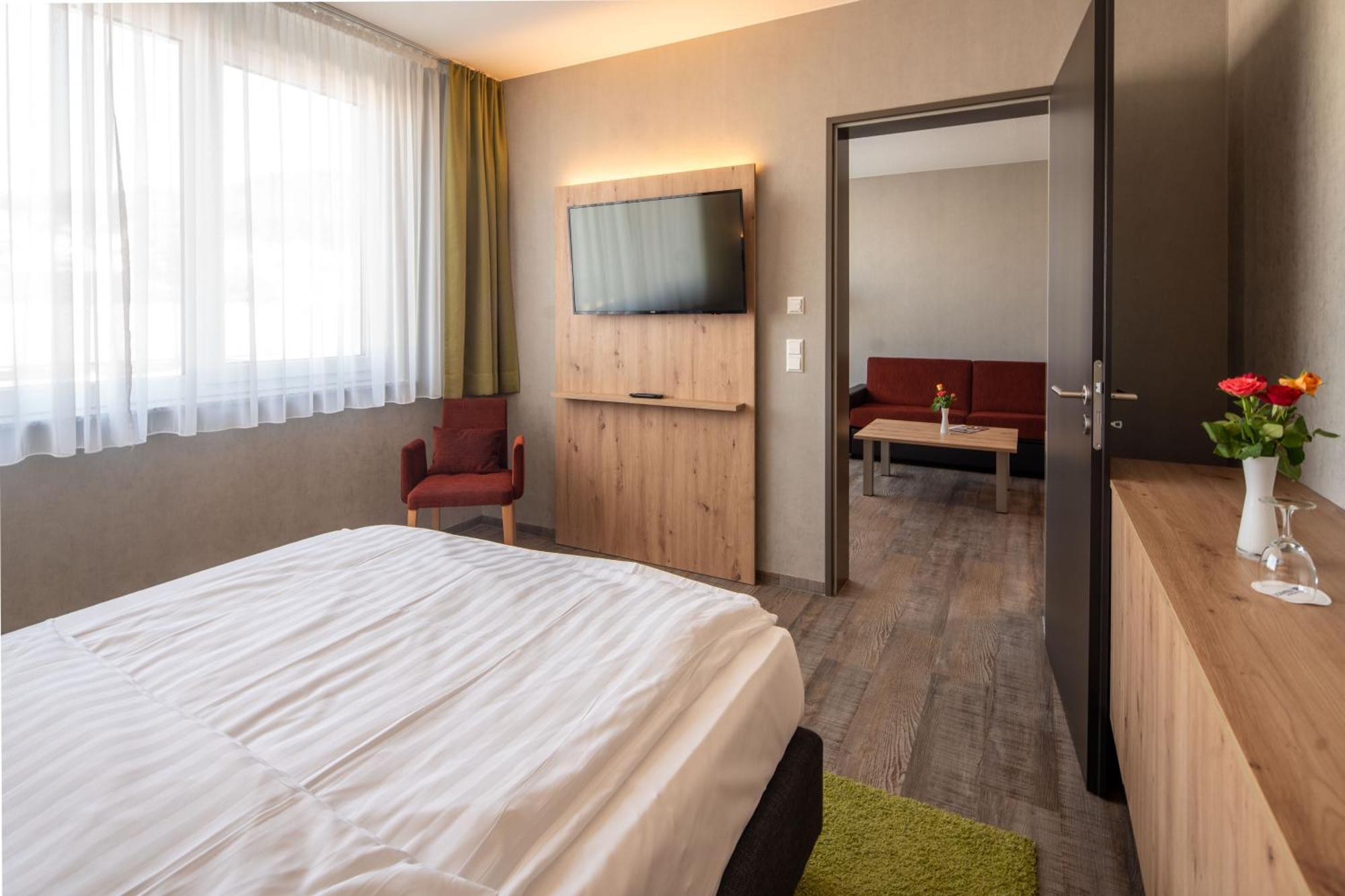 Hotel Schlossberg Wehingen Екстер'єр фото